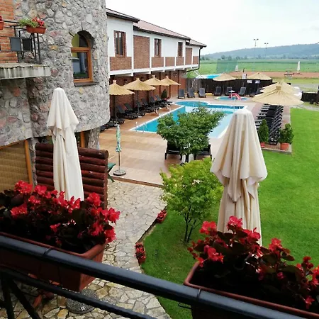 Dvorac Ivanovic Motel *